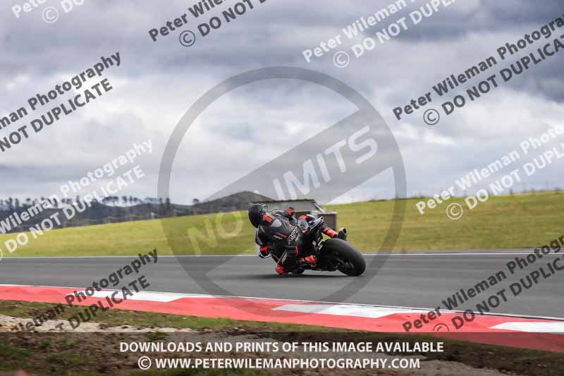 cadwell no limits trackday;cadwell park;cadwell park photographs;cadwell trackday photographs;enduro digital images;event digital images;eventdigitalimages;navarra;no limits trackdays;peter wileman photography;racing digital images;trackday digital images;trackday photos